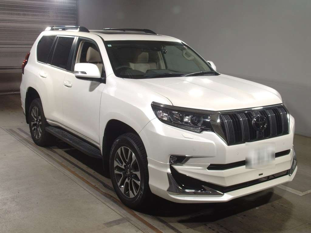 2023 Toyota Land Cruiser Prado TRJ150W[2]