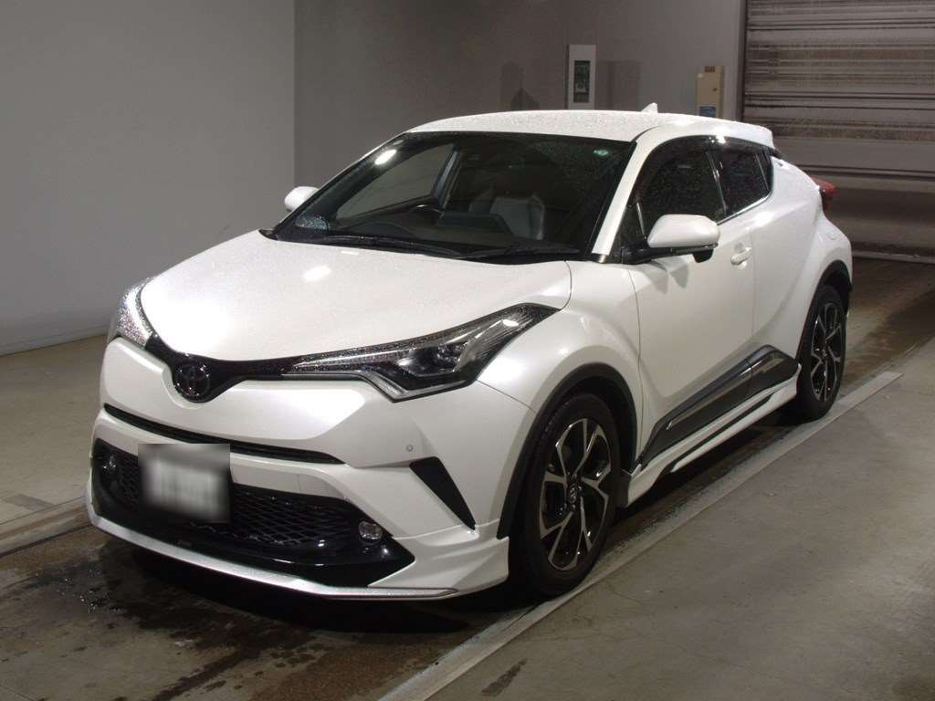 2018 Toyota C-HR NGX10[0]