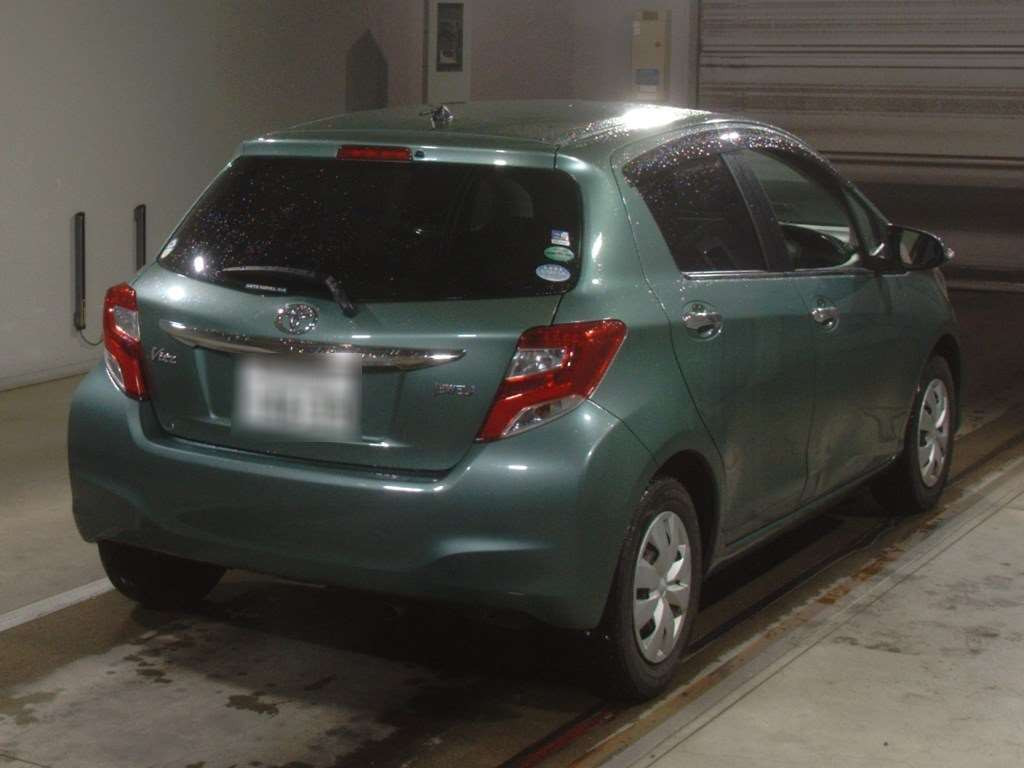 2014 Toyota Vitz NSP130[1]