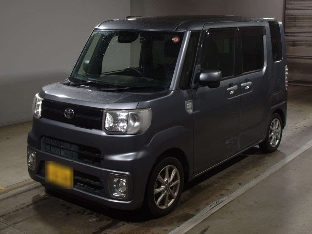 2020 Toyota Pixis Mega LA700A[0]