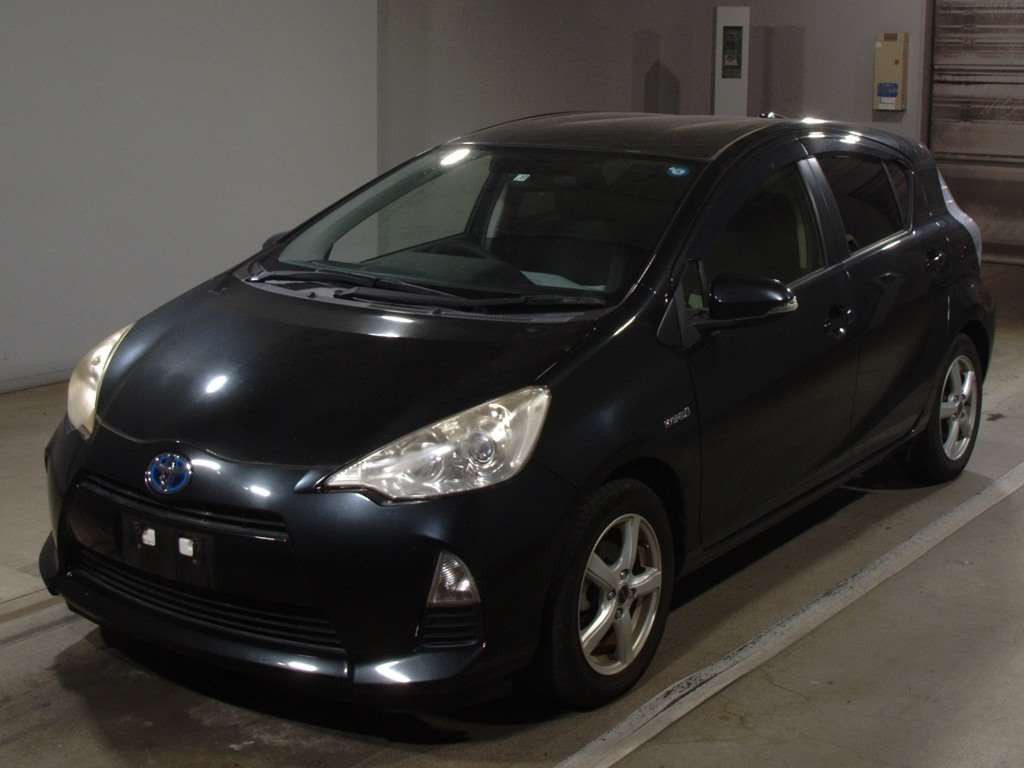 2013 Toyota Aqua NHP10[0]