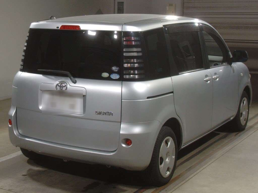 2004 Toyota Sienta NCP81G[1]