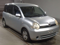 2004 Toyota Sienta