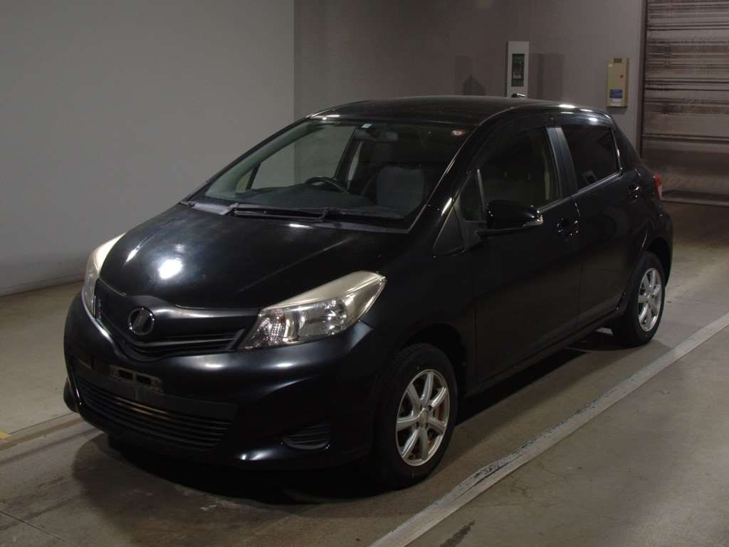 2013 Toyota Vitz NSP135[0]