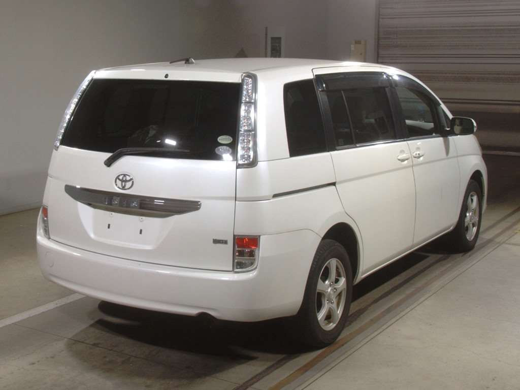 2013 Toyota Isis ZGM15G[1]