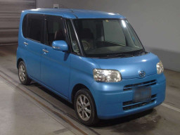 2010 Daihatsu Tanto