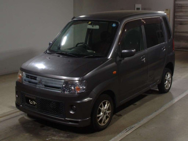 2010 Mitsubishi Toppo