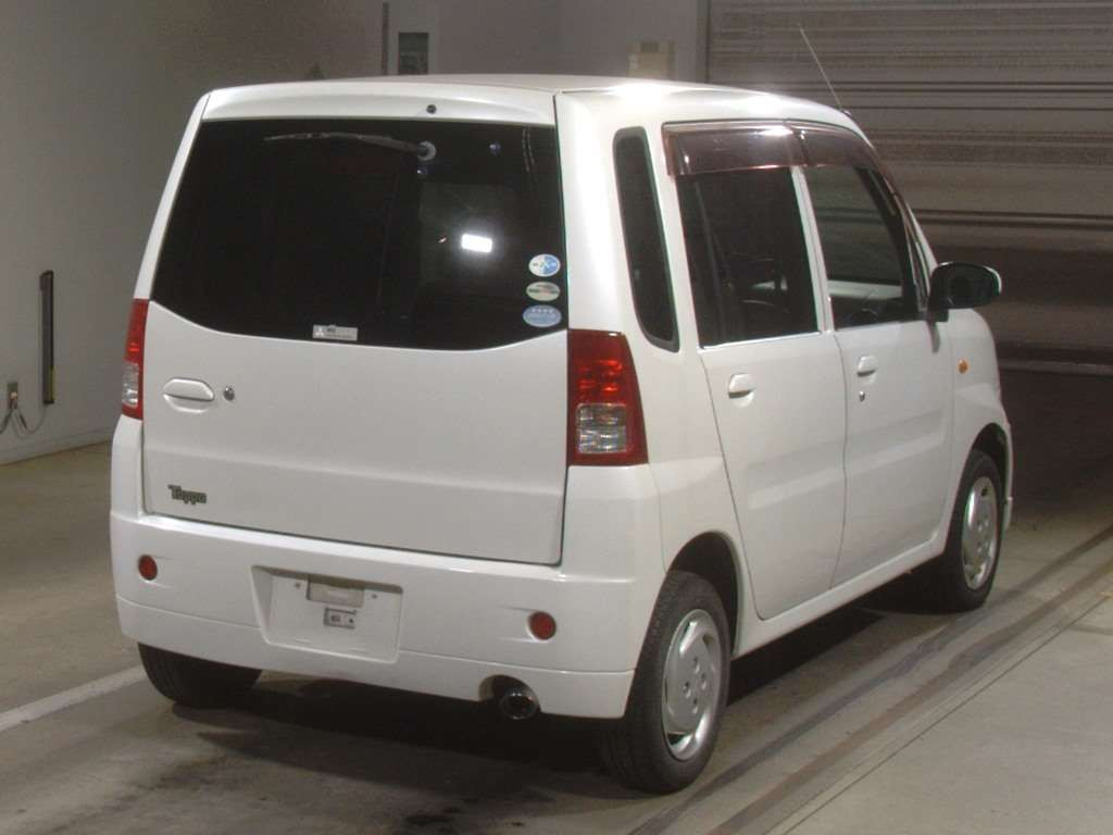 2009 Mitsubishi Toppo H82A[1]