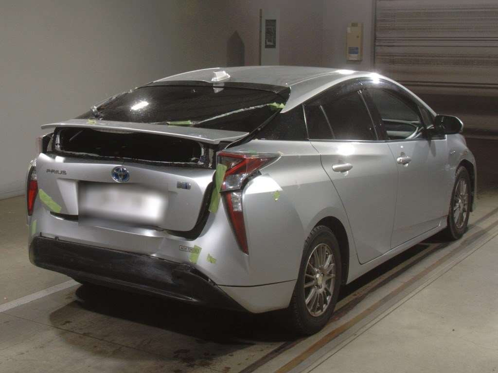 2016 Toyota Prius ZVW50[1]