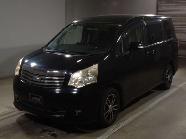 2010 Toyota Noah