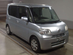 2011 Daihatsu Tanto