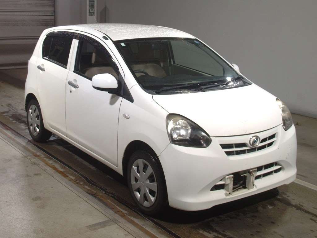 2011 Daihatsu Mira es LA300S[2]