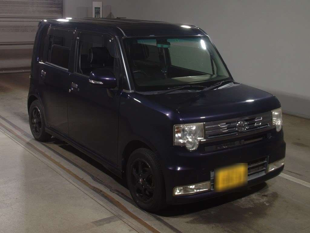 2011 Toyota Pixis Space L575A[2]