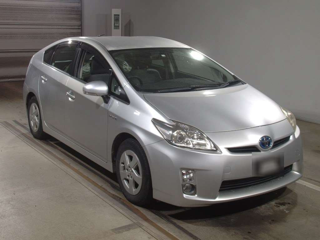 2010 Toyota Prius ZVW30[2]