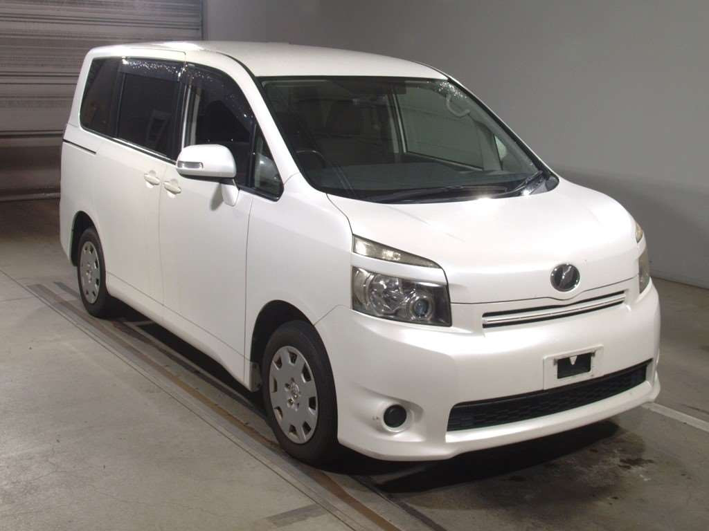 2009 Toyota Voxy ZRR70G[2]