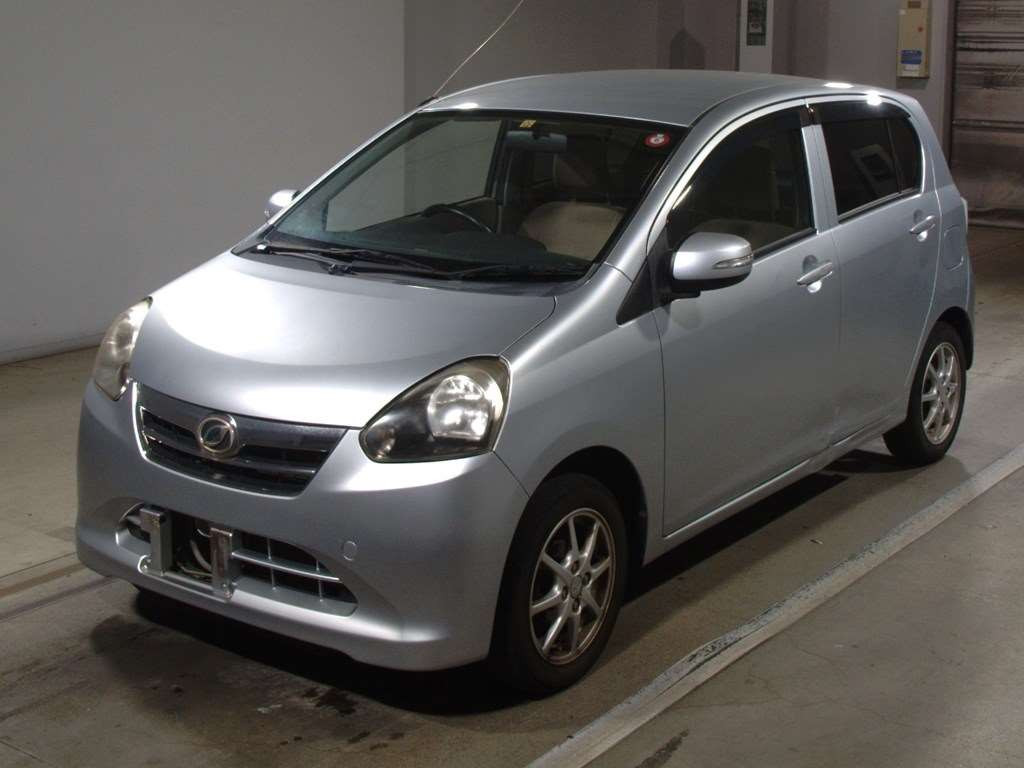 2011 Daihatsu Mira es LA300S[0]