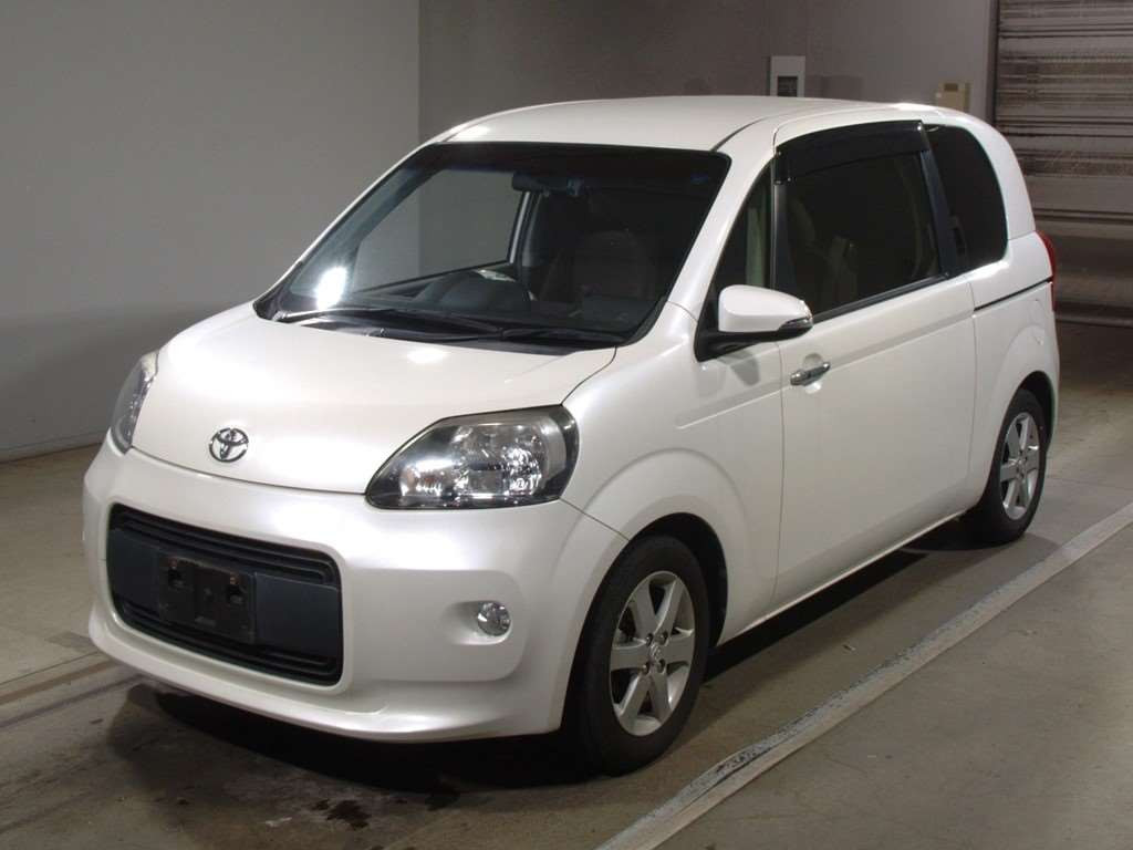 2013 Toyota Porte NCP141[0]