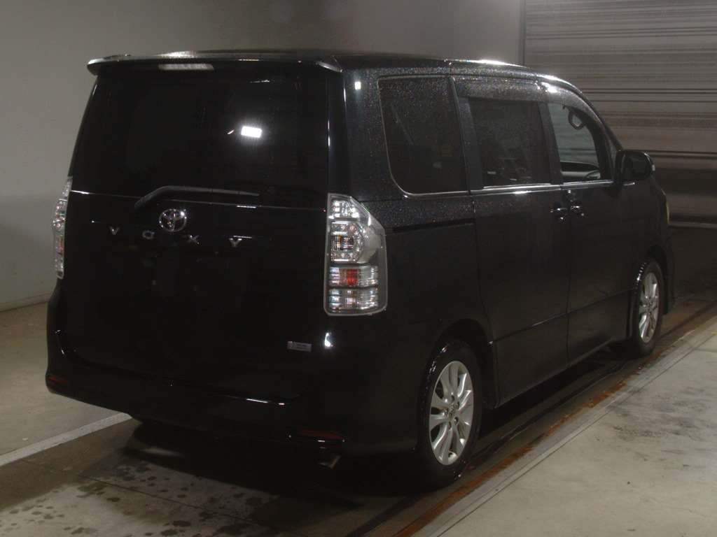 2010 Toyota Voxy ZRR70W[1]