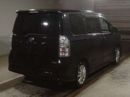 2010 Toyota Voxy