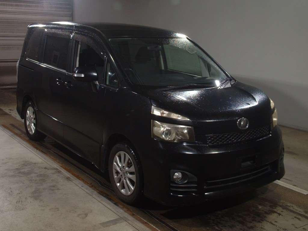 2010 Toyota Voxy ZRR70W[2]