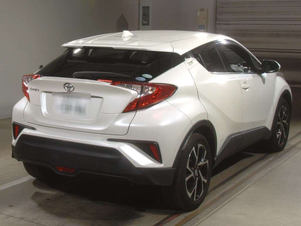 2017 Toyota C-HR NGX50[1]