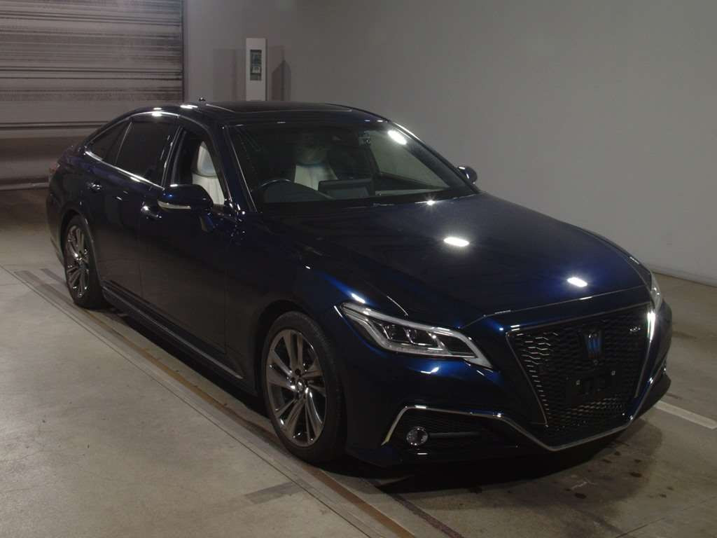 2021 Toyota Crown Hybrid AZSH20[2]