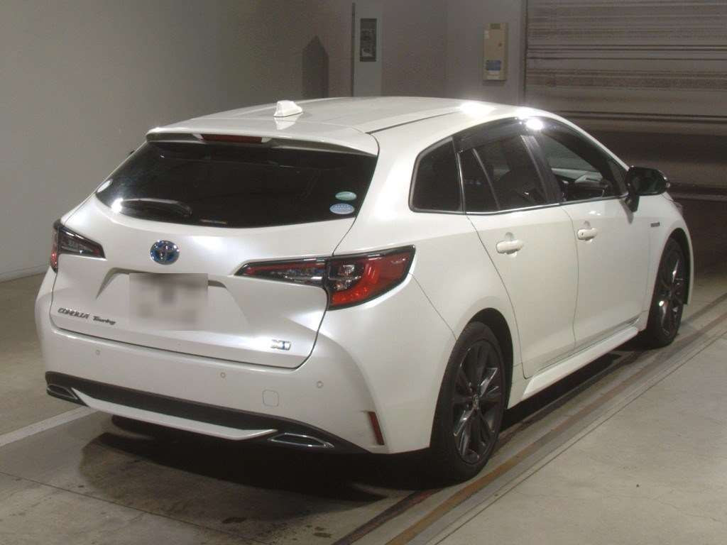 2020 Toyota Corolla Touring Wagon ZWE211W[1]