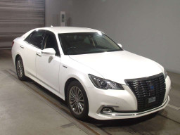 2017 Toyota Crown Hybrid