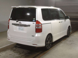 2012 Toyota Noah