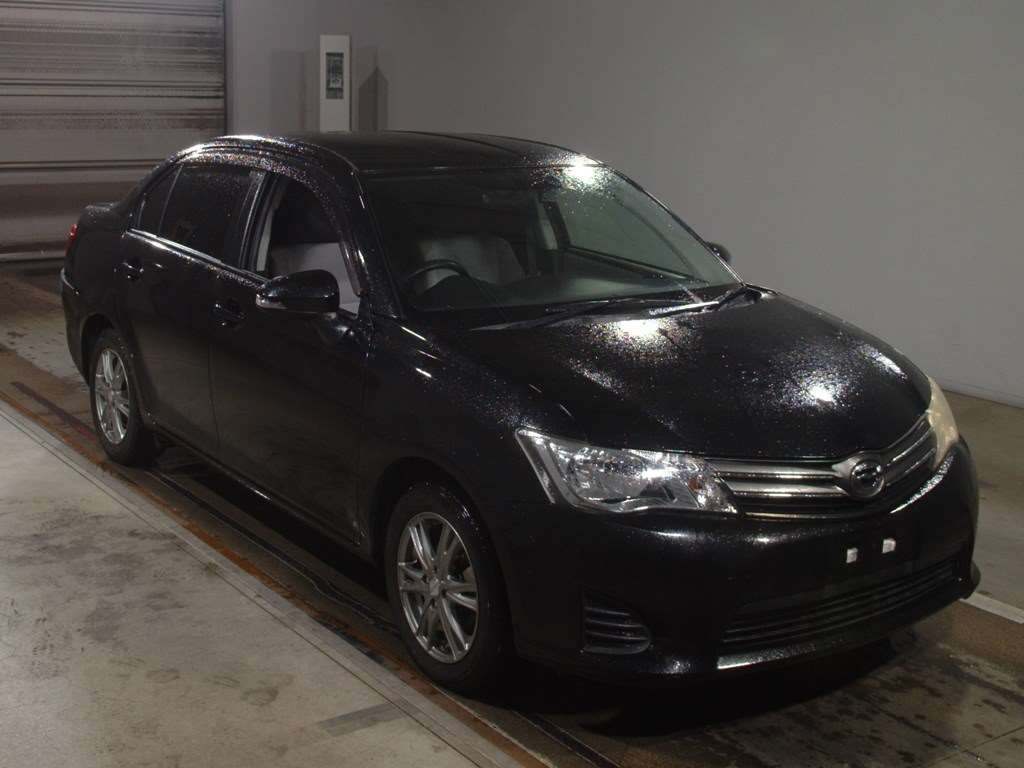 2013 Toyota Corolla Axio NZE161[2]