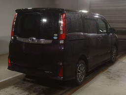 2016 Toyota Noah