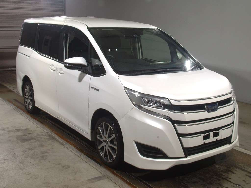 2019 Toyota Noah ZWR80G[2]