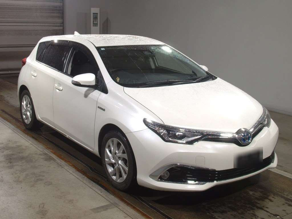 2016 Toyota Auris ZWE186H[2]