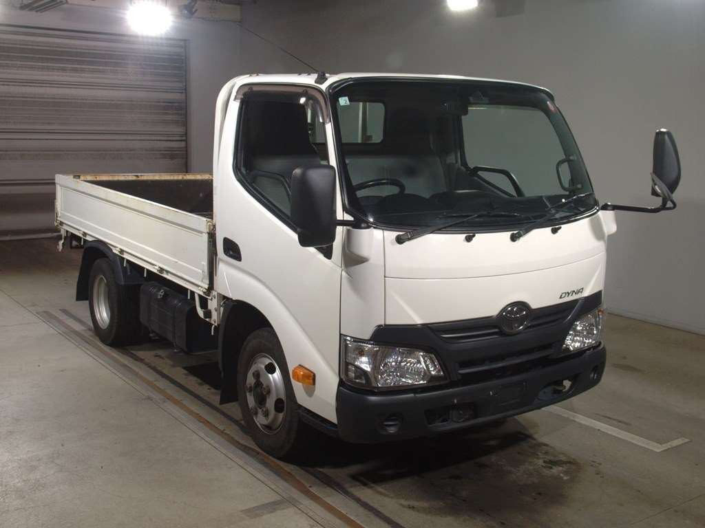 2018 Toyota Dyna Truck XZC605[2]