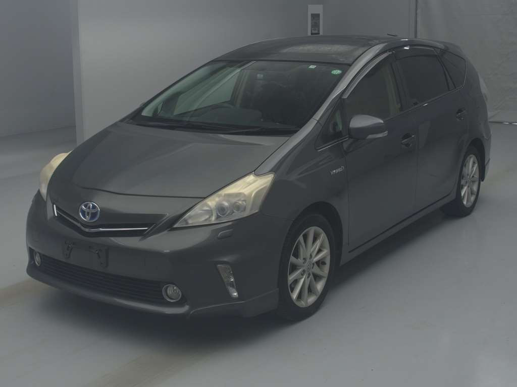 2011 Toyota Prius alpha ZVW40W[0]