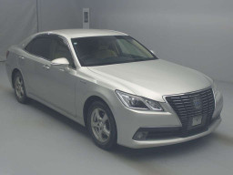 2013 Toyota Crown Hybrid