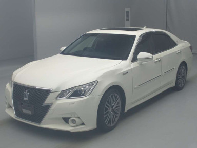 2013 Toyota Crown Hybrid