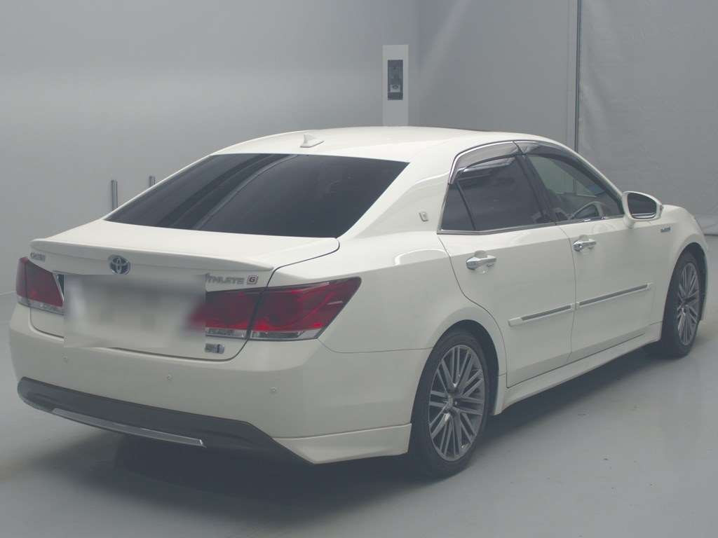 2013 Toyota Crown Hybrid AWS210[1]