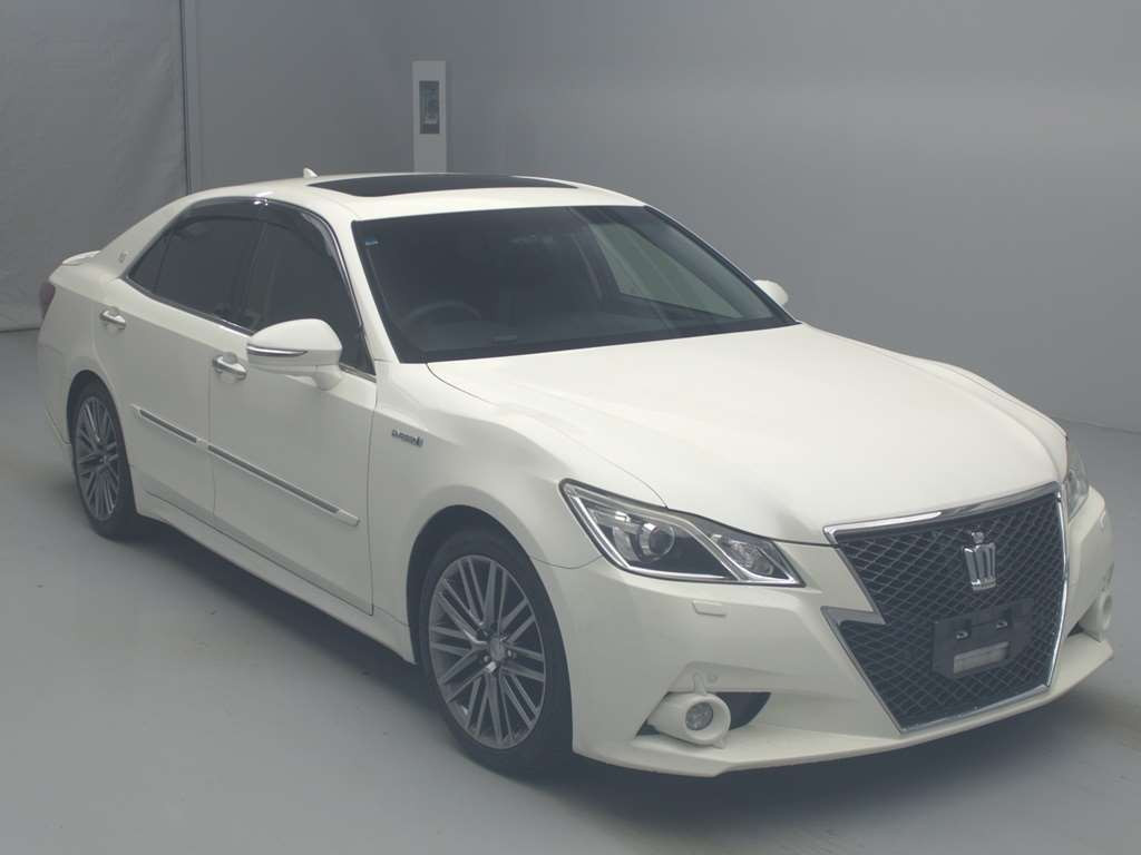 2013 Toyota Crown Hybrid AWS210[2]