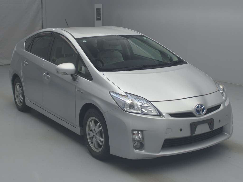 2011 Toyota Prius ZVW30[2]