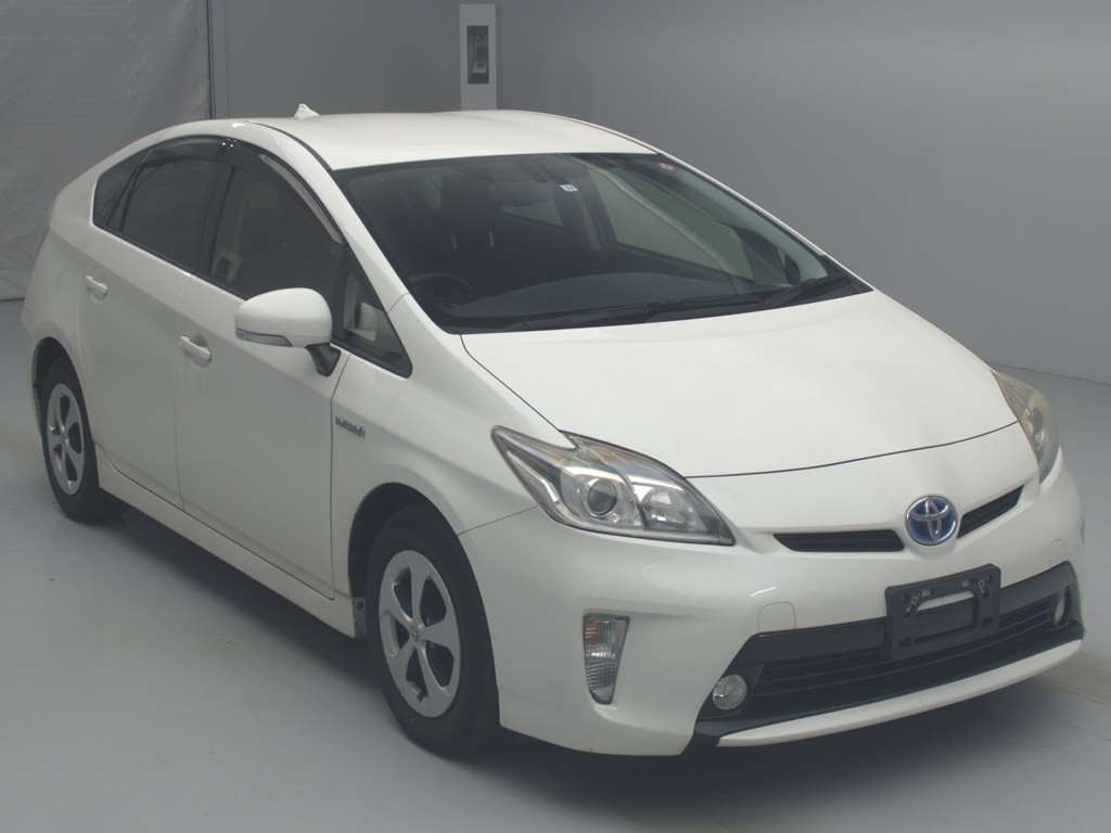 2013 Toyota Prius ZVW30[2]