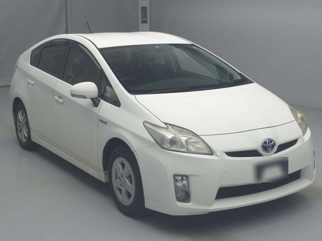 2010 Toyota Prius ZVW30[2]