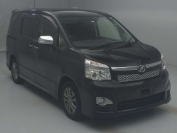 2013 Toyota Voxy