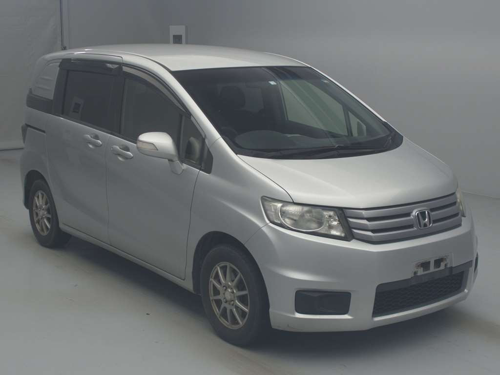 2012 Honda Freed Spike GB3[2]