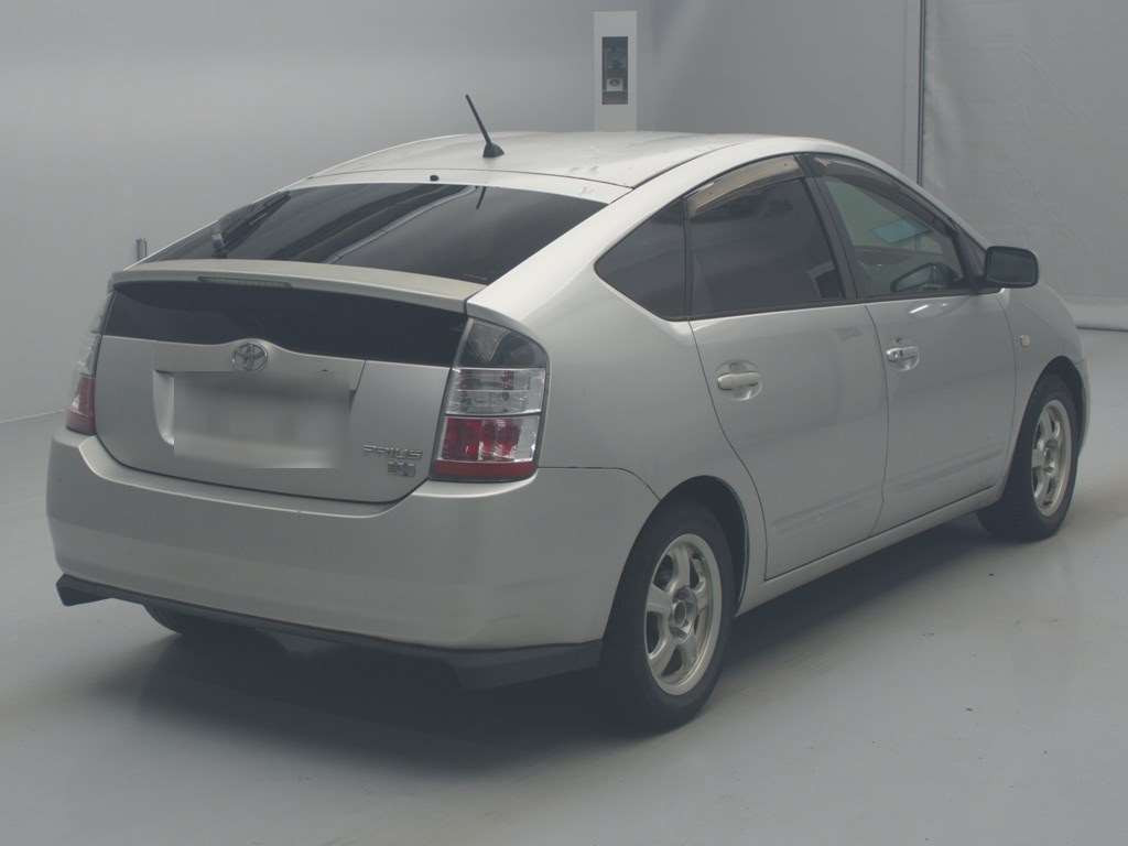 2004 Toyota Prius NHW20[1]