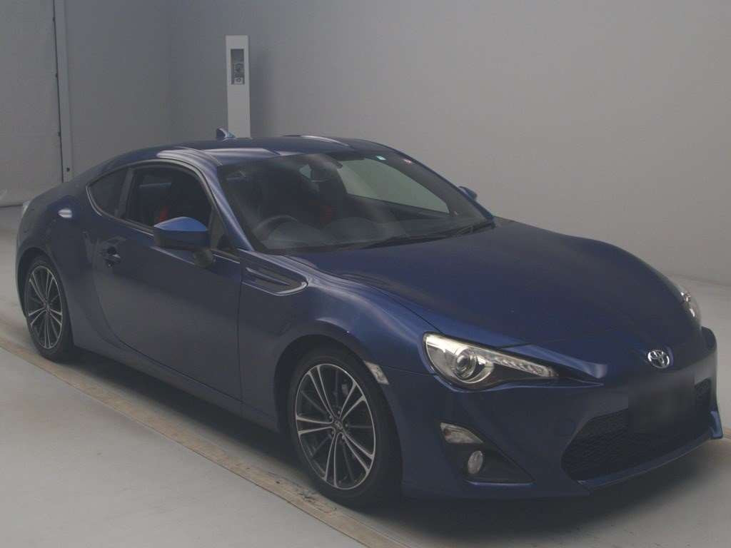 2014 Toyota 86 ZN6[2]