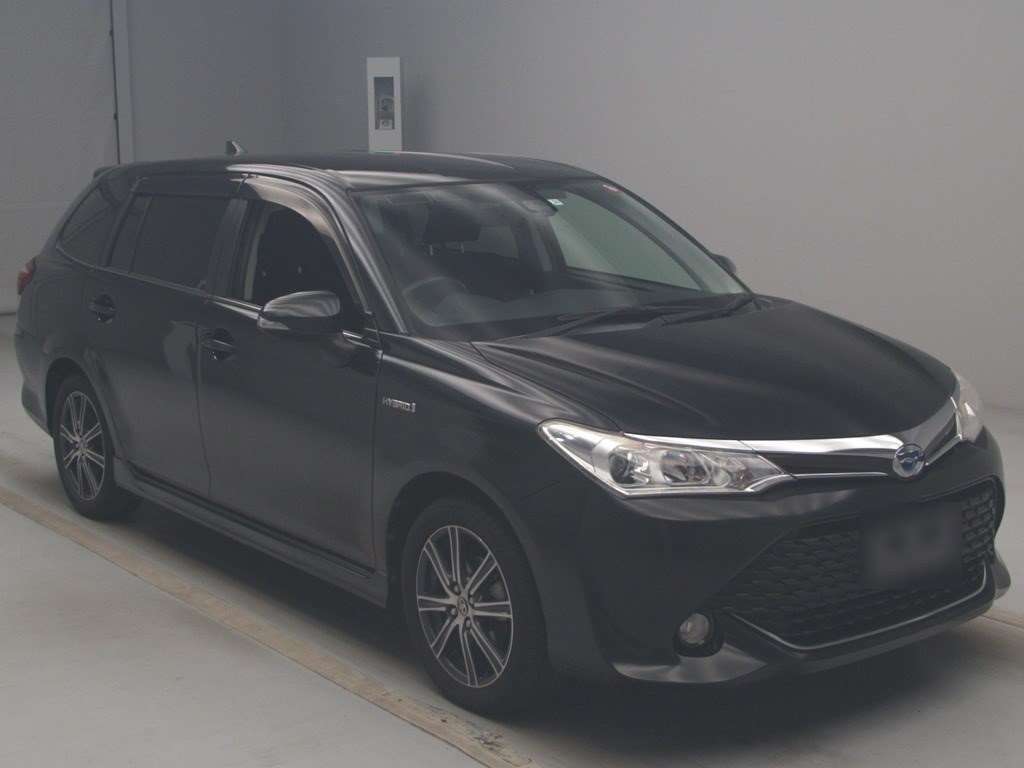 2015 Toyota Corolla Fielder NKE165G[2]