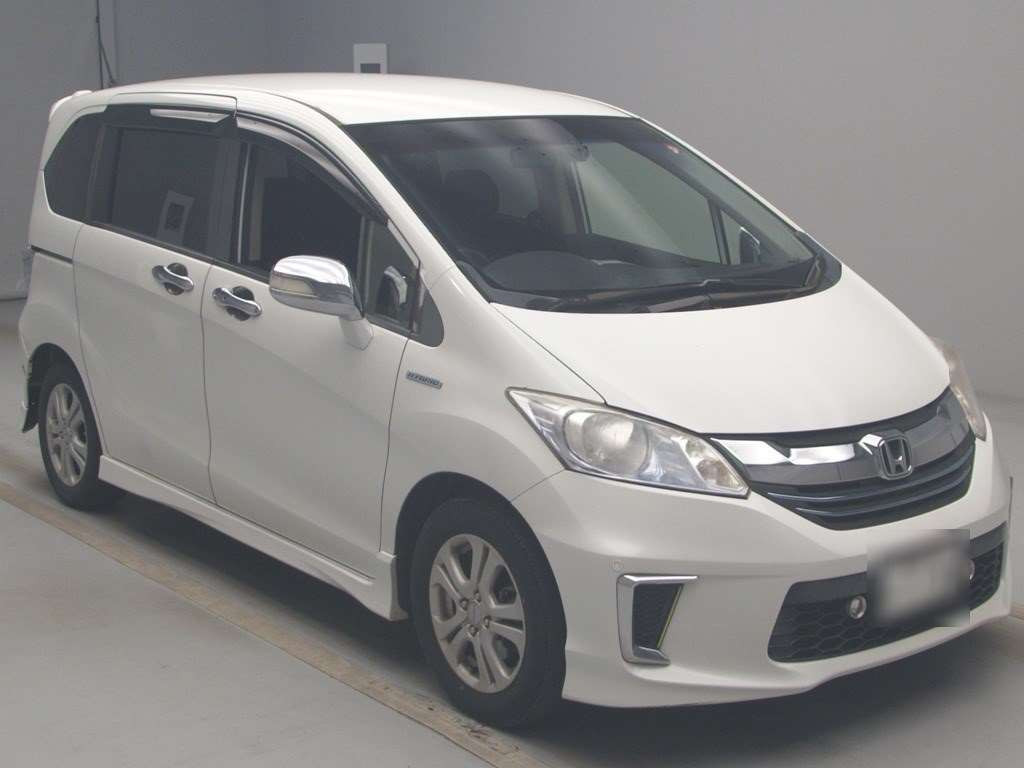 2014 Honda Freed hybrid GP3[2]