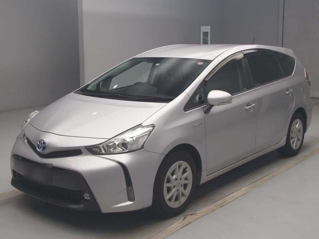 2017 Toyota Prius alpha ZVW41W[0]