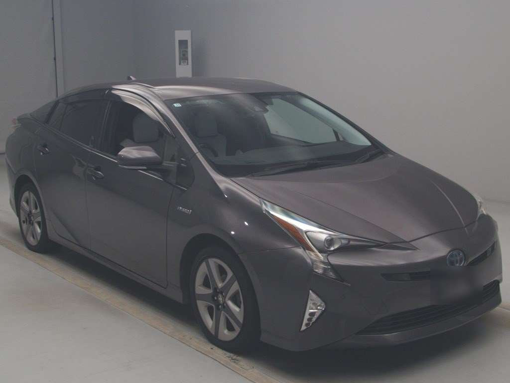 2018 Toyota Prius ZVW51[2]